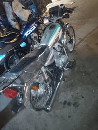 دراجة نارية • موديل ٢٠٢١ • كفالة محرك