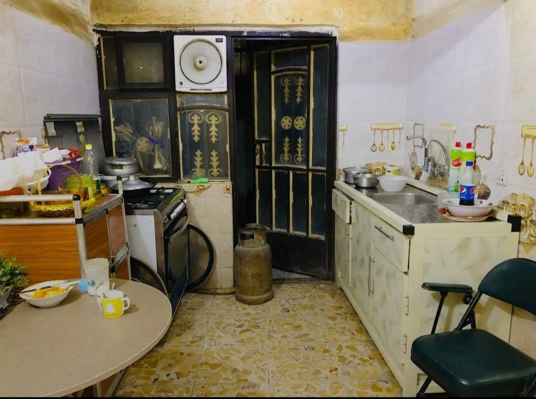 السلام عليكم مشتمل للبيع المساحة ٧٥ متر الوجه ٧ونص نزال ١٠ طابو ملك صرف يحتوي على استقبال مطبخ خدمات منور غرفه نوم الطابق الثاني ٢نوم الموقع مميز البياع الشهداء خلف اسواق ابو رائد اللاستفسار اتصل ***********
