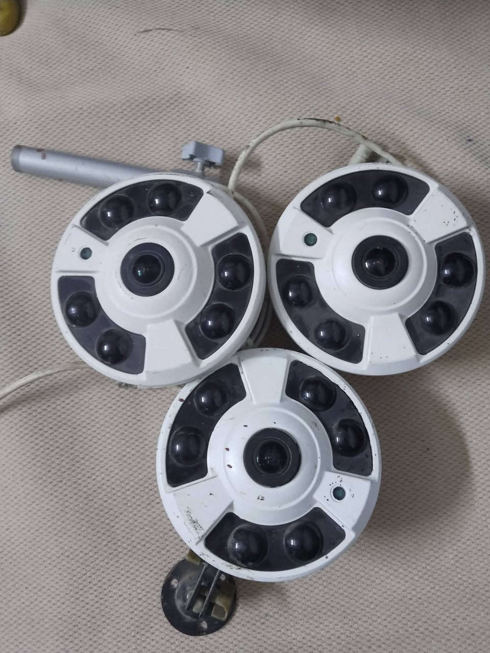 كامرات واحد عل واحد يخبلن يدعم تصوير ١٨٠ درجه كامرات باله مستعمل اصليات تصويره HD ثلاث كامرات ٧٠ الف


**إذا كنت صاحب هذا الإعلان وتريد حذفه لأي سبب، رجاءا أرسل رسالة إلى الدعم الفني**