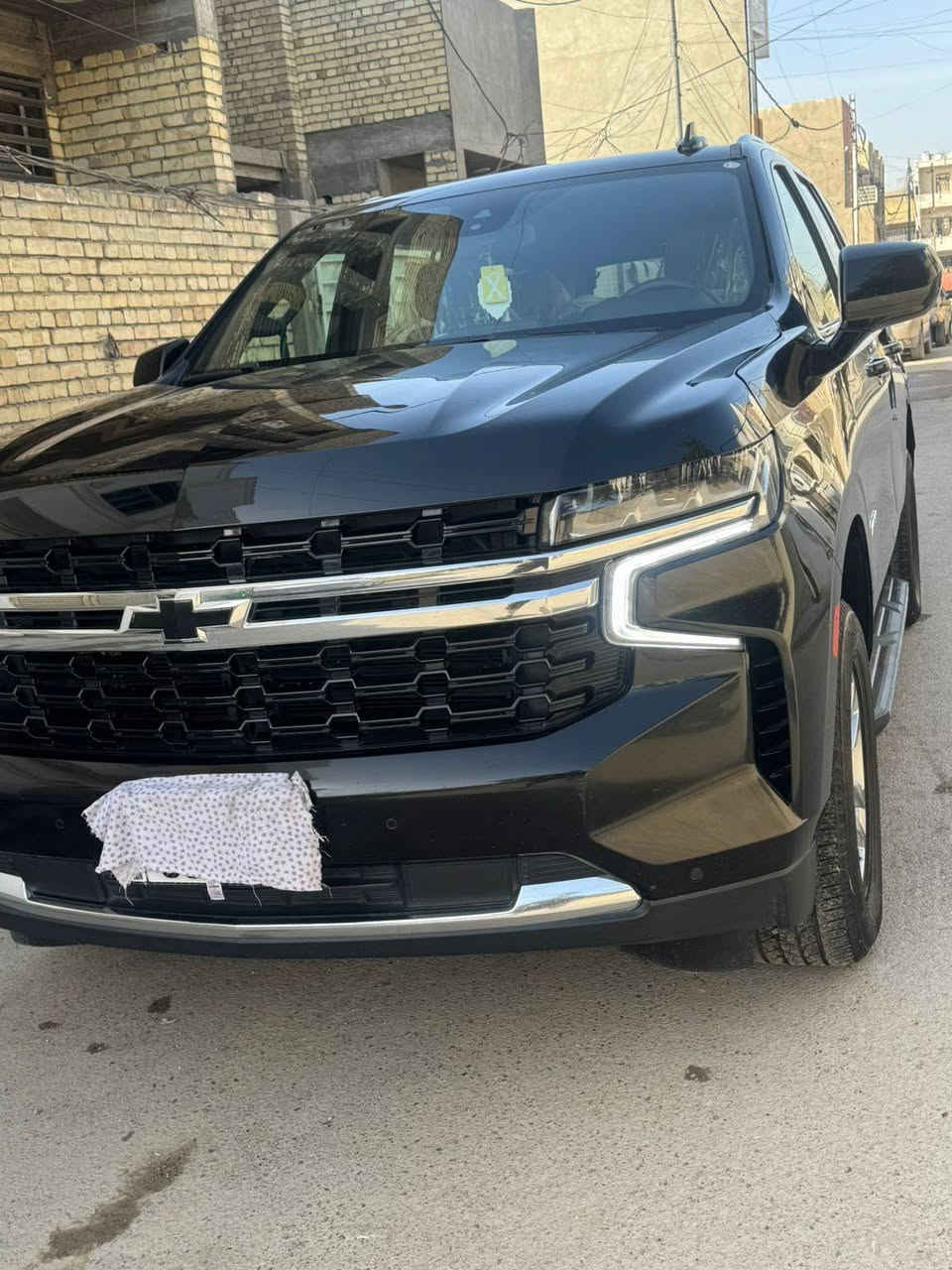 السلام عليكم 
تاهو اسود ٢٠٢٣ LS 
ماشيه ٨٠ الف حقيقي 
وارد خليجي البدن مكفول
من الصبغ والبارد
محرك/ كير/ صدر / كفاله
المواصفات 
بصمه 
حساسات اماميه خلفيه 
رادار امامي 
مانع تصادم 
نقطه عمياء
تحديد مسار 
رادرات جانبيه
كامره خلفيه دواره
ثلاث قطع تبريد 
شاشه اعطال
سايد بريك دكمه 
تحكمات ستيرن 
كرسي كهرباء 
لد نهاري 
زنون اصلي 
تشغيل عن بعد
وباقي المواصفات المعروفه  
مكان السيارة بغداد 
حي الإعلام  قرب تقاطع درويش
رقم صاحب السياره 
***********
