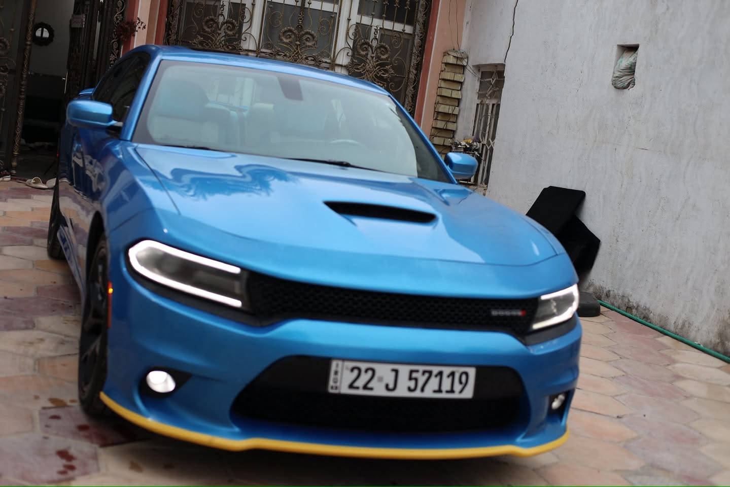 حياكم الله 
جارج  لون بحري مميز
خليجي
2019
ماشية 71 الف ميل
محرك //V6 //3600
حادثها 
طخة بالجاملغ مال الصدر
وراجع  بارد بدون قطرة صبغ
فقط الدعامية الامامية مصبوغة
وبارد بالبنيد قليل
وارباك فقط تنتة مال الصدر
السيارة نظيفة شوفة عينكم
فول مواصفات 
فتحة بنوراما
تحديد سرعة
شاشة كبيرة
تبريد  منفصل
نقطة عمياء
حساس خلفي
وهواية مواصفات بيها
رايدها 267 ورقة 
وبيها مجال بسيط 
حق الجية
#***********
