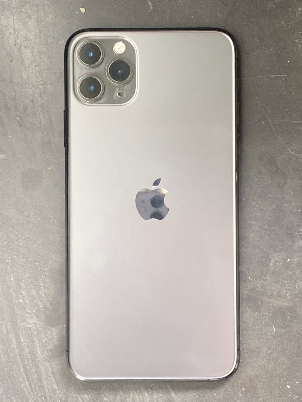 ايفون 11 برو ماكس
ذاكره 256 

بطاريه 75 بلاديه

فقط شاشه مبدله تفصيخ

فيس ايدي شغال  

الجهاز نضيف مال بيت  

السعر ب 300وبي مجال بسيط 

العنوان بغداد البلديات 

*********** 

🌟🌟ملاحضة الفطر بالزكه حمايه الشاشه ما بيها شي
