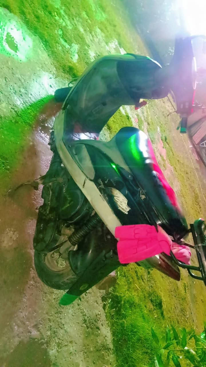 سلام عليكم دراجة مكس منغولي دراجة كلشي ما بيهة دراجة عوزهة بس كلج امامي تشتغل بس كلج من تمشي بي صوت ماكينة ما مفتوحة دراجة  خير من الله رايدهة بل ٣٥٠ وبيهة مجال هاذ رقمي  ***********
