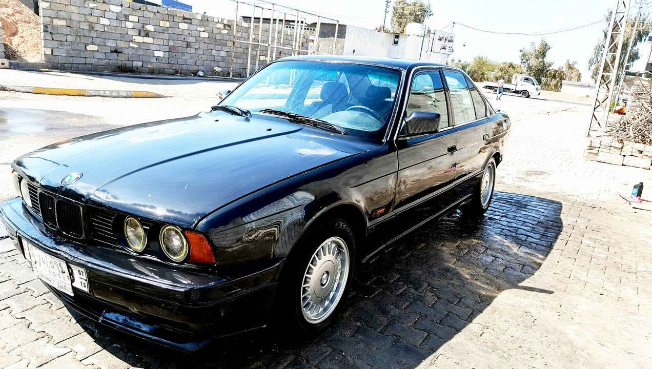 سلام عليكم بي ام 525 أصل بليته وسنويه مكينه مفتوح 25 كير اوتو مكفوله من ضربه موديل 89 سياره بلاديه بيه جراد بسيط رقم انبار مشروع وطني كهربائيات بلاد بدون اي جطل كله شغاله
‏ (سويتلها) 

‏ادامة منظومة بانزين كاملة ) 

‏مجاول  جديدة 

‏بلكات اصلية

‏ادامة بخاخات

‏شوته وفلتر جديد

‏دهن محرك جديد 

‏دهن باور مبدل جديد 

‏قوايش جديد 

‏سبير جديد

‏تخم صوندات بانزين من محرك لتانكي اصلي

‏دركة ستيرن جديدة m

‏واشرات وادامة ثلاجة كاملة 

‏ولف راجع جديد

‏

‏سيارة صبغ شركه لاحادث  ولا صبغ بلاد 

‏بيها ملاحضات بسيطة كلش ب

‏نقصها دعامية خلفية  فقط
تبريد مافاحصه يشتغل لو لا اخذتها صار كم يوم 
‏وحدادية امامي

‏ ( السعر 43 بيها مجال ) 

‏سيارة ماتعبك امانه الله ورسول ضرف عندي واريد ابيع

‏مكان السيارة اليوسفية / *********** سيد علي

‏

‏

‏

‏

‏
