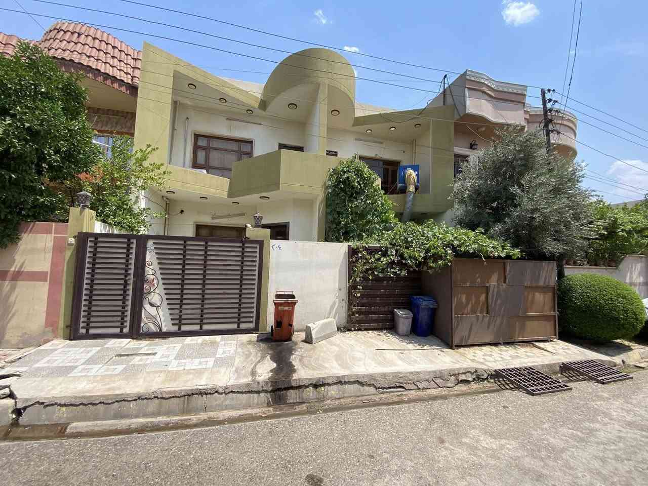 🏠اعلان اعلان
دار للبيع
موقع مميز
~~~~~~~~~~~
📄طابو ملك صرف
🧱بناء درجه اولى 
بناء هندسي✔️
~~~~~~~~~~~~
📐المساحه:-100م
📐الواجهة :5م
~~~~~~~~~~~
📍الموقع :-اسرى و المفقودين
قرب جامع حق المبين
~~~~~~~~~~~
💸السعر :-علق ب (تم)يوصلك السعر 
~~~~~~~~~~~
الطابق الاول  يحتوي:-
استقبال +هول+مطبخ 
+صحيات
~~~~~~~~~~~
الطابق الثاني يحتوي على:
هول +صحيات+غرفتين نوم
~~~~~~~~~~~
للاستفسار اكثر الاتصال على
***********📱
~~~~~~~~~~~
نستقبل جميع العروض 
🏠السكنيه  🏛️التجاري
