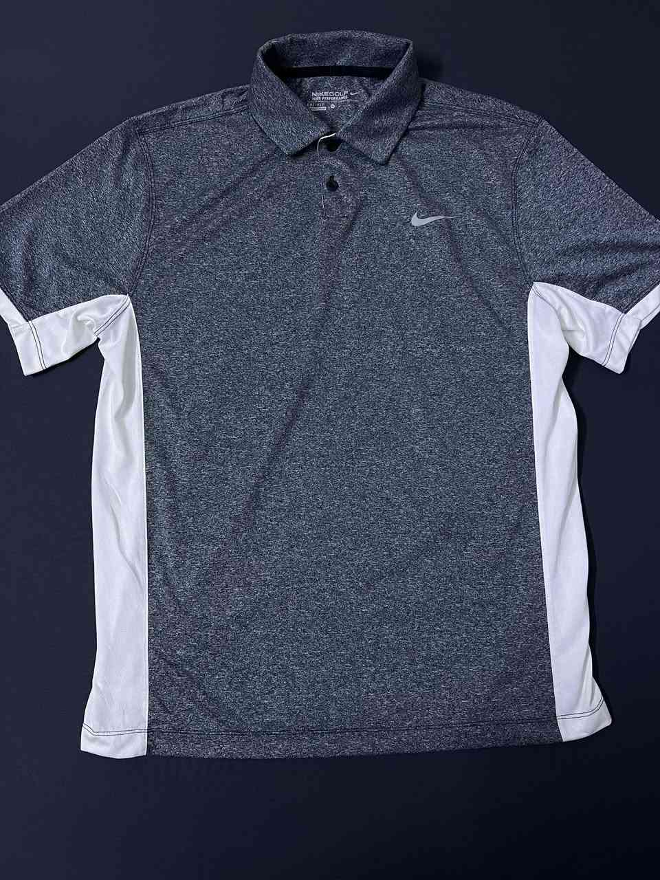 Nike dry
القياس M
غير مستخدمه


**إذا كنت صاحب هذا الإعلان وتريد حذفه لأي سبب، رجاءا أرسل رسالة إلى الدعم الفني**