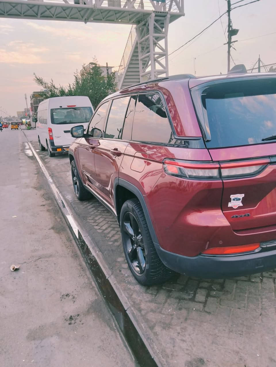 جيب كراند شيروكي 2023 بلاك توب
6 سلندر  4×4 دفع رباعي

فتحة سقف ( سلايت )

رادار امامي( تثبيت مسار مع مانع تصادم )

رادار جانبي( نقطة عمياء )

حساسات خلفية مع مانع تصادم 

كشنات كنتارا وجلد 

شاشة أبل كار بلي واندرويد اوتو وناڤيكيشن 

كشنات وستيرن تدفئة 

شاحنة موبايل وايرليس 

تشغيل عن بعد 

شفتات 

هاند بريك كهربائي 

وضعيات قيادة 
اوتو ستارت ستوب ( انطفاء ذاتي )

صندوق كهربائي 

ويل قياس 20 بلاك 

السعر : 245 وبيهه مجال بسمي مداور ثاني يوم

مكان السيارة بغداد

اتصال ***********
