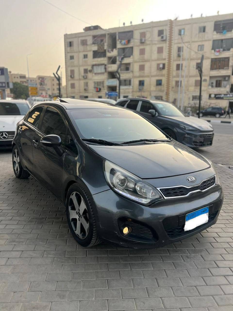 بسم الله الرحمن الرحيم
كيا ريو (خليجى)ال قليله اوى 😉  
الفوانيس الامامى الرمش ليد و الفوانيس الخلفى ال ليد  
حساس فوانيس بيشتغل مع اضاءه الشمس
و العداد الديجيتال الكمبيوتر الكامل  
شاشه اسمارت  ب ١٠ تلاف جنيه  
بصمه داخليه و خارجيه   
فتحه سقف  
طاره مالتى  
تكييف ديجيتال 
مثبت سرعه  
مريات ضم  
حساسات ركن خلفى بتتحكم بيه من جوه العربيه
جنط ١٧ بطاريه bosch بالضمان بوجيهات ليزر 
 راشه حزام نظافه
للتواصل/01020442305


**إذا كنت صاحب هذا الإعلان وتريد حذفه لأي سبب، رجاءا أرسل رسالة إلى الدعم الفني**