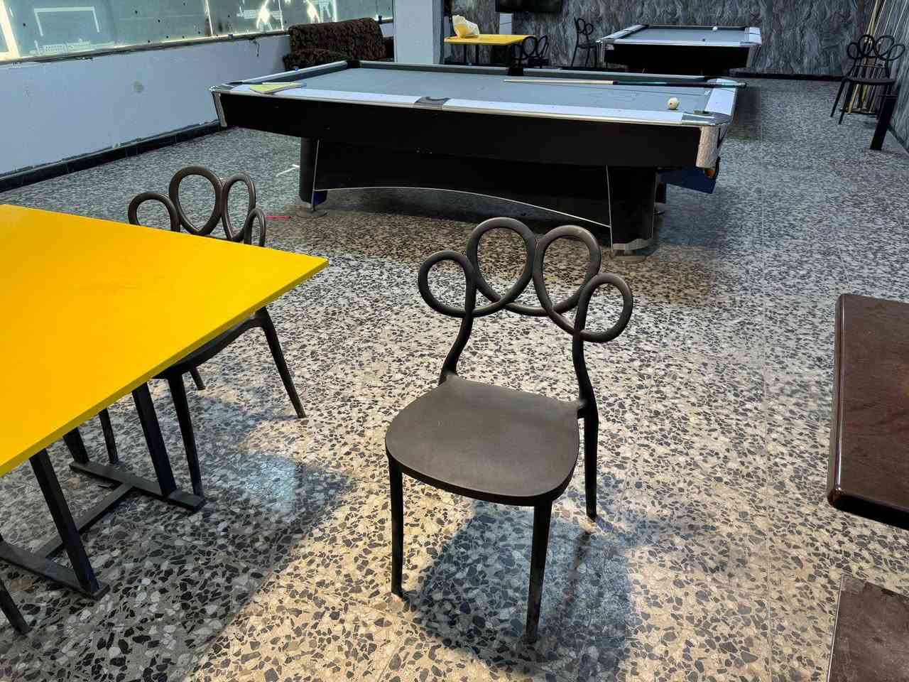 اثاث #كوفي  + اثاث #مطعم 
#ميوزه + #كراسي +#اراكيل طه +#مثرامة لحم +#برادبيتزا +محضرة 
+#سنك حوضين ستل ستيل 
+#كابسه حراريه +#بوجه مع دكتات +#ميز رفوف ٤ خانات +#طباخ مال جاي + تهدير +#حماية كنتاكي + زنكر +#مكينة فنكر صناعية +#شواية دجاج +#فرن بيتزا طابقين +#شواية زنكر + فنكر خمس مدافئ +#طباخ عينين صناعي
للاستفسار الاتصال بالرقم 
‏‪0774 196 8336‬‏
#واتساب #واتساب  #واتساب  
١- #ميوزه العدد 12  مع 4  كراسي  #لكل ميز 
#المواصفات العمل #عراقي + #الهيكل حديد + #السطح خشب MDF
#مصدر الخشب من شركة اوسكار للمطابخ بساحة النصر
#السعر ب  60 الف لكل ميز مع ٤ كراسي 
٢- #ميوزه العدد 9  مع ٤ كراسي + طبله لكل ميز 
#المواصفات الميز  #بلاستك مضغوط #خاص للدومنه 
#الكراسي بلاستك مضغوط 
#السعر  ب  50 الف  لكل ميز مع  4 كراسي 
٣-#اراكيل نوع #طه الحجم الكبير 
#العدد 20 
#السعر الوحده  ب  60  الف 
٤-#مكينة لحم #مثرامه #مستخدمه 5 مرات فقط 
#السعر ب  450 الف 
٥- #سنك حوضين ستل ستيل غذائي ب  250  الف 
٦- #كابسة حراريه غاز 
#السعر ب 135000
٧- #بوجه عدد ( 3 ) مع الدكتات 
#كل بوجه طوله متر ونص 
#السعر  450  الف 
٨- #ميز رفوف ثقيل 
#خانات عدد 4
#السعر ب  65  الف 
٩- #طباخ مال كهوه + جاي 
#جاي + تهدير  
#السعر ب    50  الف 
١٠- #حماية زنكر  +  #كنتاكي 
#السعر ب  135 الف 
١١-#مكينة صناعيه #مال فنكر 
#السعر ب  65 الف 
١٢- #شواية دجاج (٦) شياش  + #سمك البليت ٦ ملم 
#السعر ب  450 الف
١٣- #فرن  بيتزا #طابقين  #مغلف حجر 
#السعر  850  الف 
١٤- #كرل بركل 
#السعر  450 الف 
١٥- #شواية الزنكر + #فنكر 
#خمس مدافئ 
#السعر  550 الف 
١٦- #طباخ عينين صناعي 
#ابو الرجلين #عيون كبيره 
#السعر  ب  100 الف 
١٧- #براد + #محظرة بيتزا 
#السعر  500 الف 
١٨- براد مقبلات + #ست بلانكات 
#السعر  ب  400  الف 
١٩ - #براد عمودي ستل ستيل 
#السعر ب  550 الف
#العنوان  : بغداد - الامين 
#الي يريدهن يتصل بالرقم 
‏‪0774 196 8336‬‏
#واتساب #واتساب #واتساب 
#يرجى متابعة الصفحه (طلب صداقه )
ليصلكم كل ماهو جديد 
نعمل لخدمتكم 
(علي البابلي )
