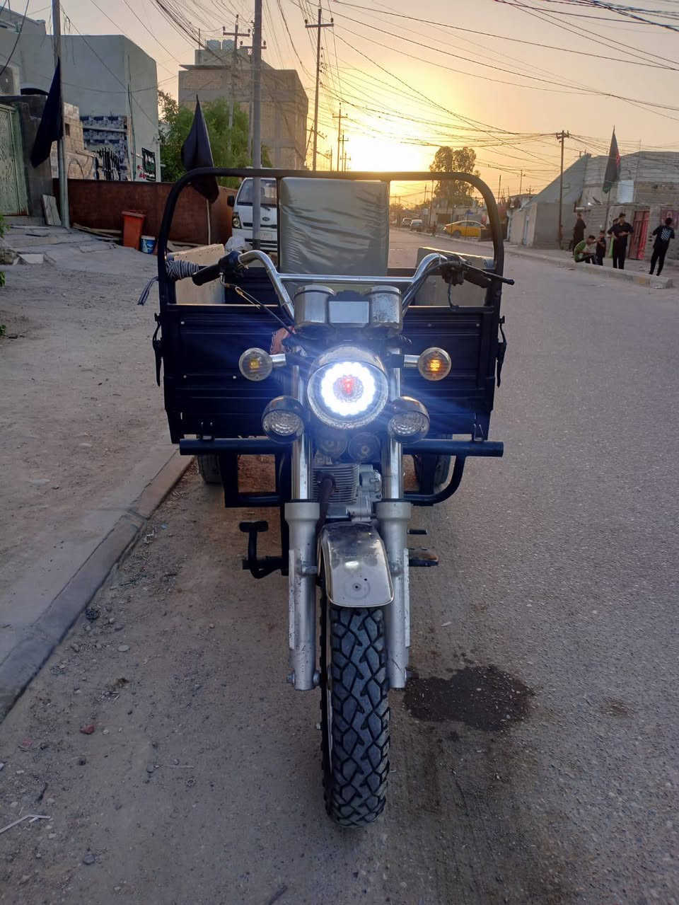 سلام عليكم
ستوته للبيع مكاني ناصريه مركز حي اريدو مستعجل على بيعته

سعره 900 وبيه مجال كلك 

رقم الموبايل ***********
