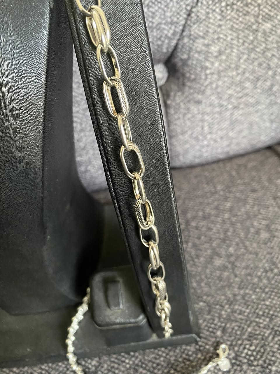 سعر. الاسوار ٢٥


**إذا كنت صاحب هذا الإعلان وتريد حذفه لأي سبب، رجاءا أرسل رسالة إلى الدعم الفني**