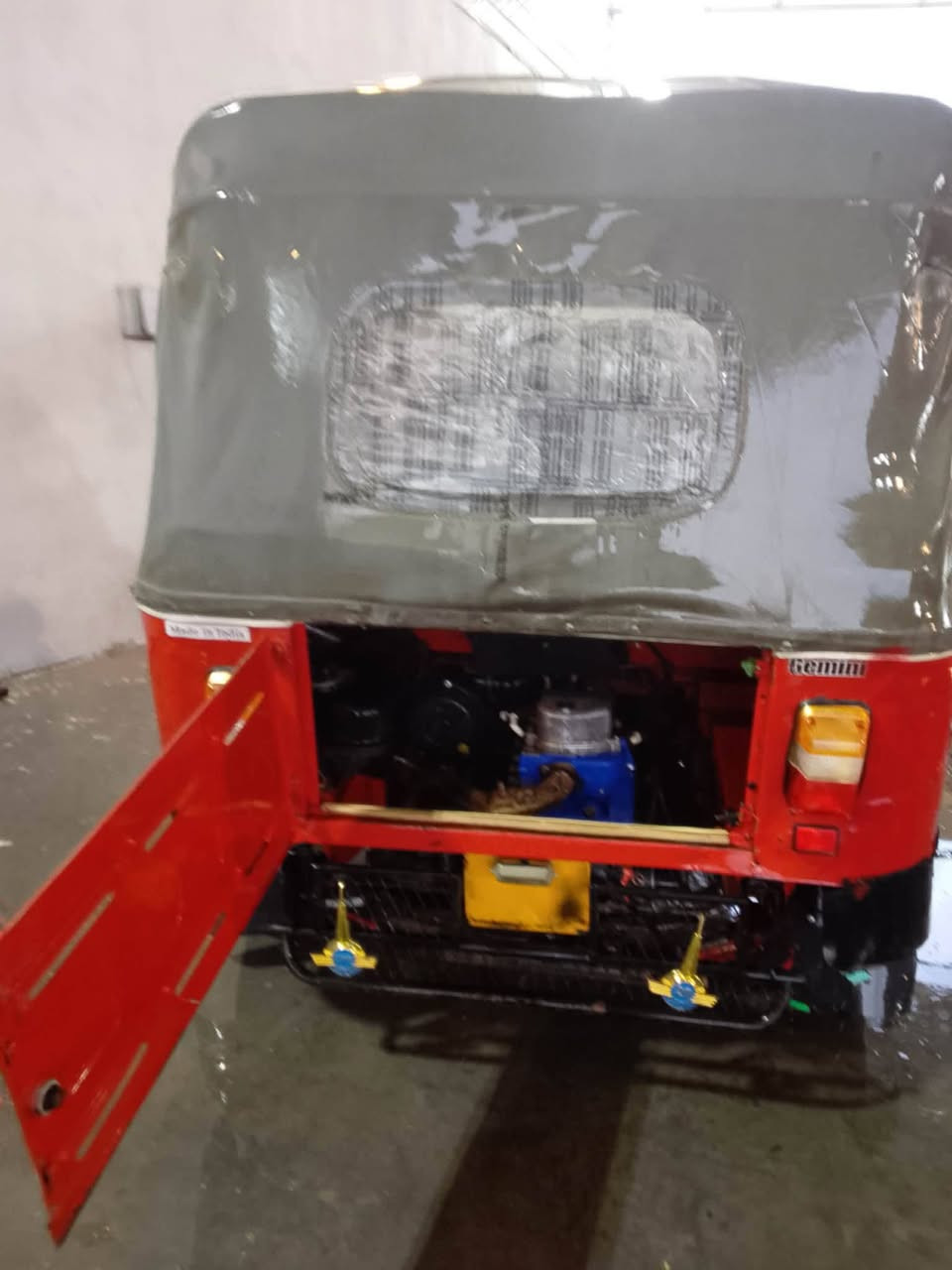 سلام عليكم تكتك اتول موديل 18 اوراق كامله بيهه محرك باجاج خير من الله بيهه فقط ضربه بل لغد كهربايات كلهه شغاله بس صار عندي ضرب وريد ابيعهه الله شاهد عليه و على جهالي كلشي ما بيهه و اي فيتر روح وديهه اله السعر قفل بدون عمله مليون و ربع قفل والله سعر محرك  بايعهه و هاذه رقمي ***********
