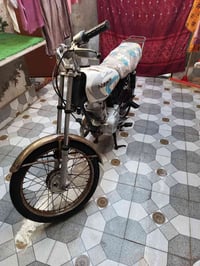 دراجة نارية • تدخن • حيانيه مدينه الشعله