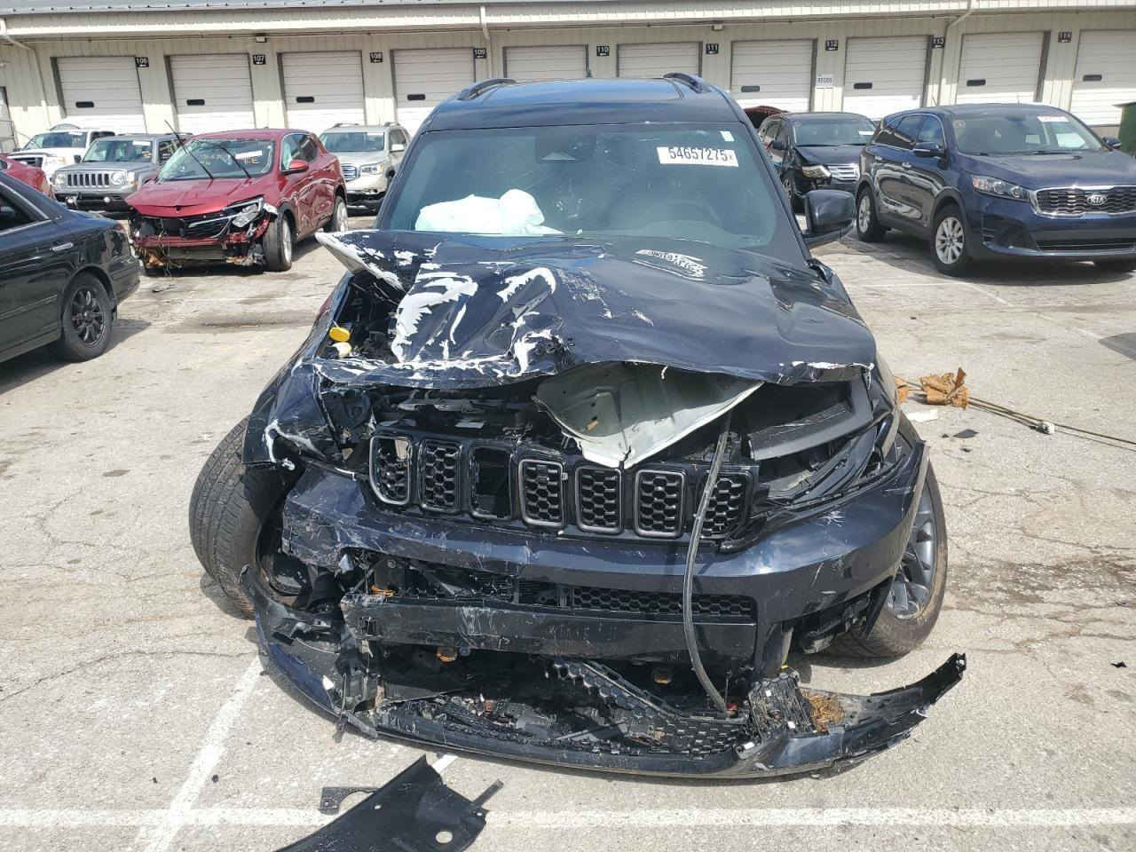 السلام عليكم
جيب  
موديل 24
فئة السومة
دخول جديد 
ماشيه 4 الف
***********
