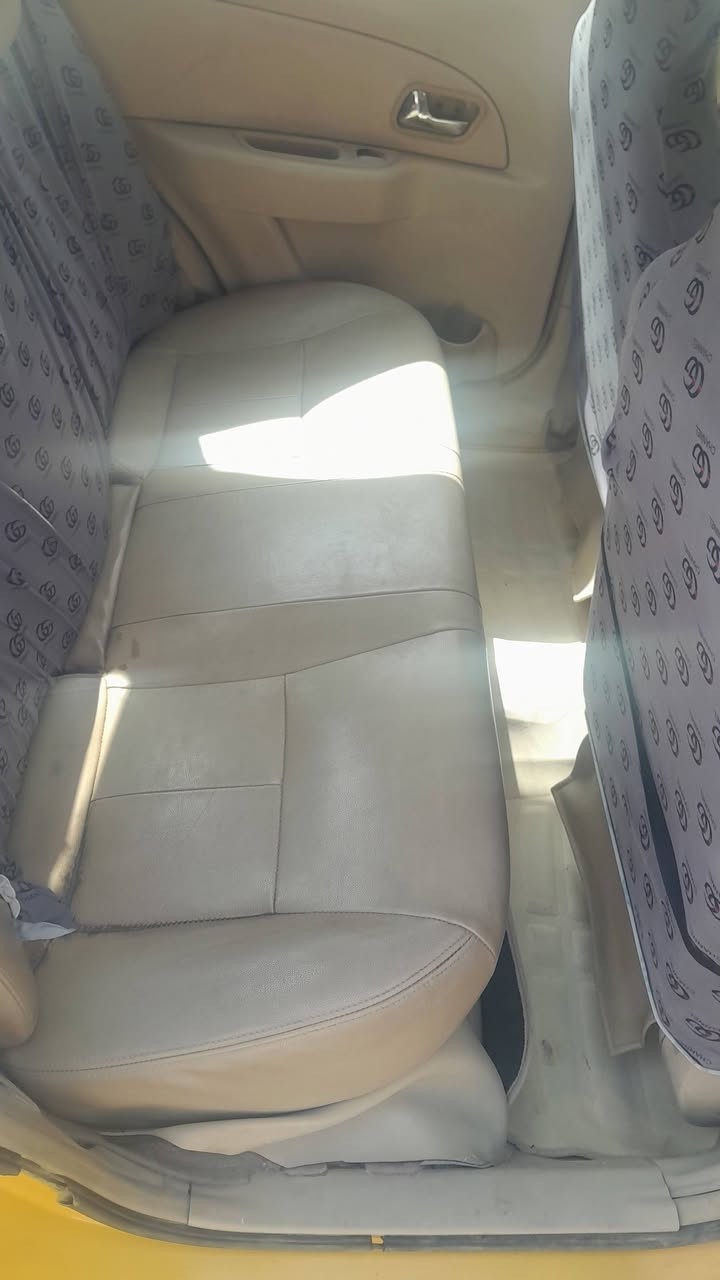 السلام عليكم..شيري فلاوين موديل ٢٠١٣ السياره بيها دواير معمرات وصبغ رش جماليه أمس استلمتها .راعيها جيراني يحولك شوكت ماتريد  ..رقم بصره .أ..عليها هيئة على المشتري السنويه عاج ساقطه من ال٢٠١٨ محرك وكير كورلا بيكاجو جدد وادامه وتغليف ارضيات السياره ما مشتغله تكسي..سياره جاهزه عوزها شوي تلحيضات ..*********** السعر ٣٠ وبيها مجال واذا اكو مراوس بخصوصي حسب الرغبه اراوس
