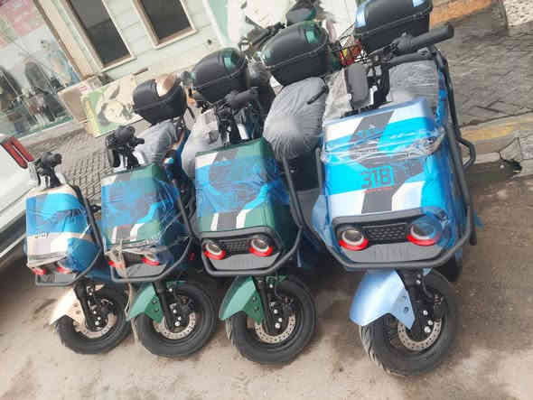 الهم صلى على محمد وال محمد
تم بعون الله وصول دراجه شحن كهربائيه 
موصفات شاشه اكترونيه بصمه عدد البطاريات 6ليثيوم
جميع الالوان العنوان حي صدر قرب فلكة الساعه 
***********۔
