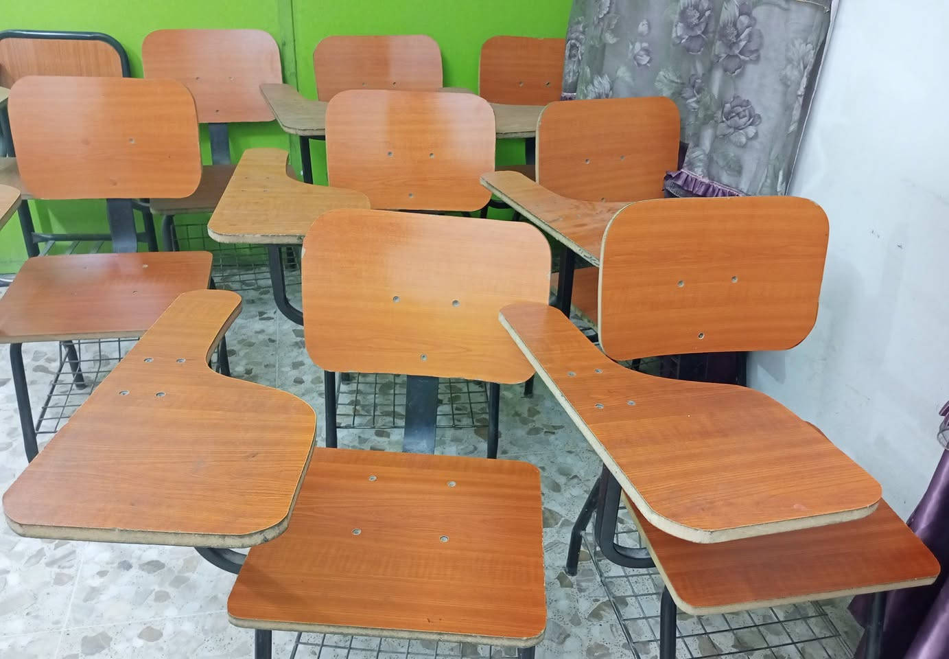 للبيع..رحلات جامعية ذراع متحرك للبيع عدد 18 رحلة 
مع سبورات عدد 6 
مع ميز مكتبي عدد 1 للبيع.
سعر الرحلة الواحدة 15 ألف.
سعر الميز المكتبي 75 الف
سعر السبورة 100 ألف الكبيرة 2و40×1و20 
سعر السبورة 75الف الصغيرة 2و20×1
للاستفسار مراسلة الصفحة.


**إذا كنت صاحب هذا الإعلان وتريد حذفه لأي سبب، رجاءا أرسل رسالة إلى الدعم الفني**