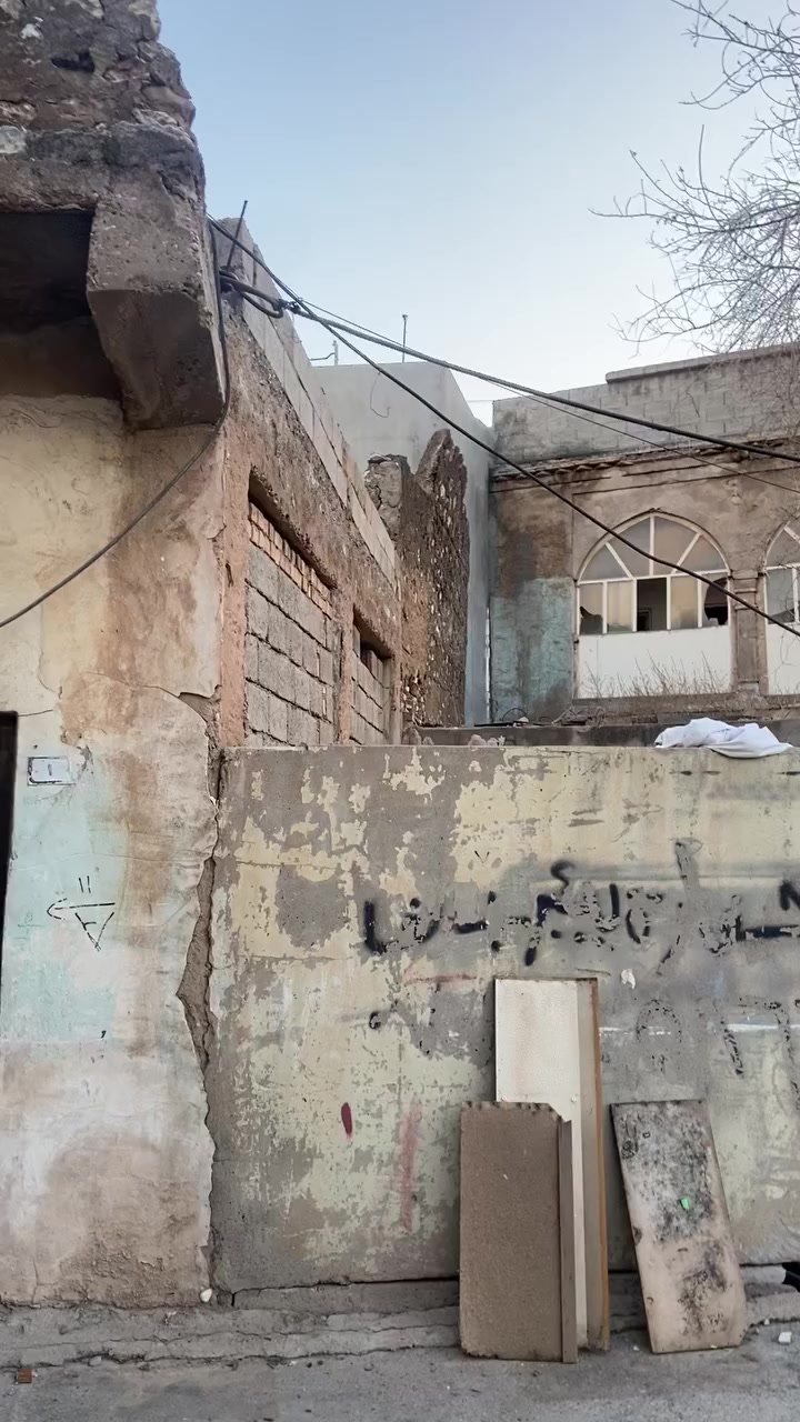 العقار للبيع في منطقة القورية قرب جامع ملا احمد داخل فرع طابو صرف شرط التحويل المساحة ٢١٥ متر مربع واجهة ١٢ متر للاستفسار الاتصال بالرقم : ***********
