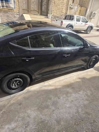 النتره موديل ٢٠٢٠مكفوله تقرير سياره جاهزه من كلشي كله عله وضع الشركه 0...