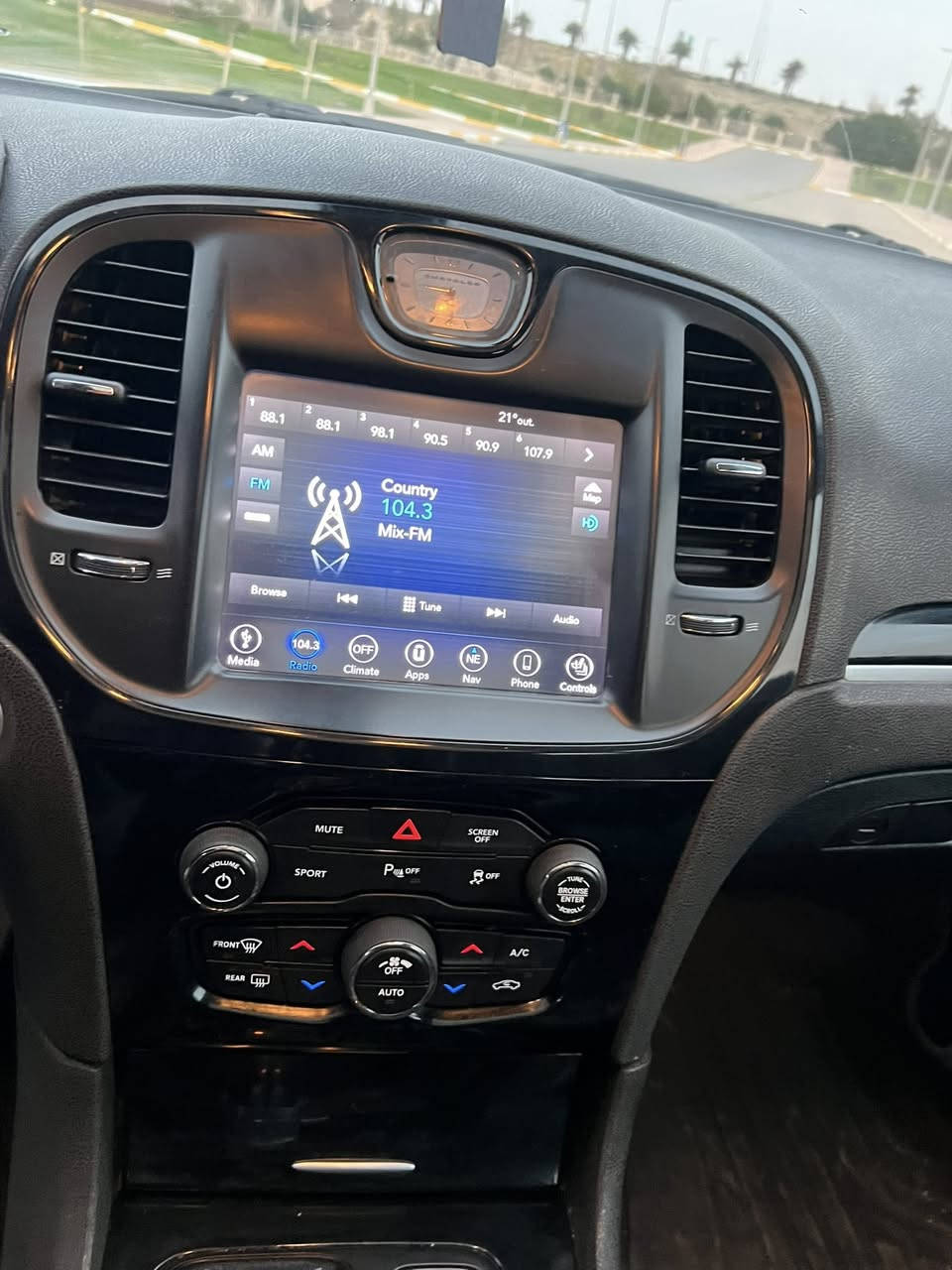 ئؤباما ٢٠١٨S
سيارة فول حساسات خلفي و امامي 
رادارات مال مراي 
پانوراما 
سماعة بيتس 
سيارة فولي فول 
سيارة گير محرك حدادية كلة بشرت ما مفتوع 
سيارة مية بل مية 
رقم سنةوي كلة جديدة 
سيارة ٣قتحة شبر بي سبغ
بدون ارباك 
باقي كلة كفالة سيارة جديدة
***********عندي واتساب
