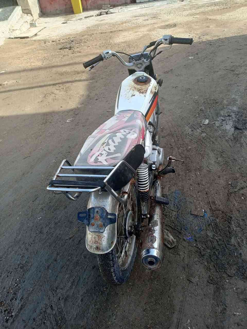 دراجه نضيفه مكينه نامه شلامجه لبيع مكان بصره معقل قرب تجاري سعر 265 وبيه مجال حك جيه  ***********
