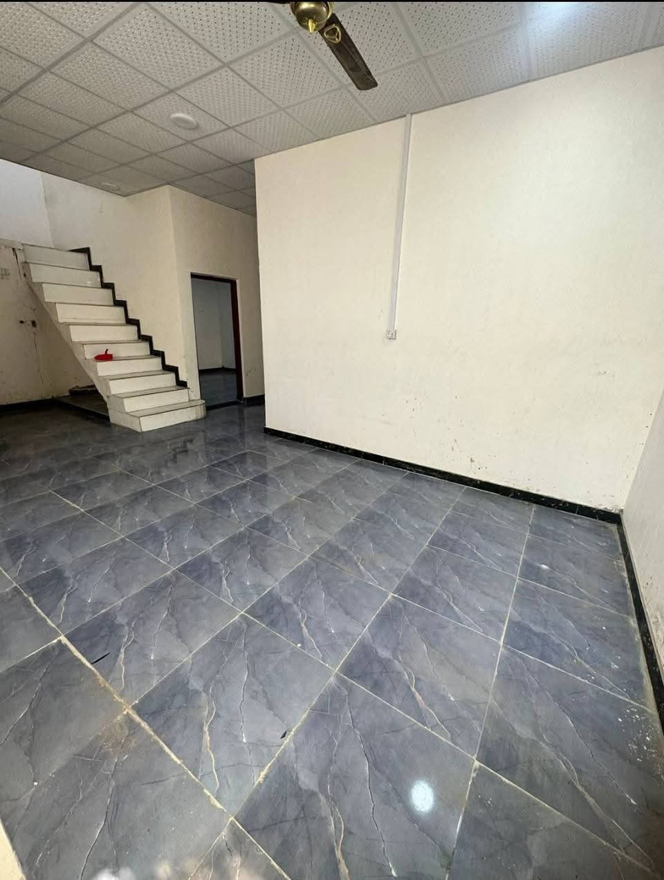 هاتف ☎️ *********** ☎️
دار للبيع 
مساحه 150 م 
جنس العقار وقف سني 
أم النعاج مقابيل حي بغداد 
قريب على شارع صناعيه 100 م 
غرف نوم عدد 2
ديوانيه 
صاله 
مطبخ 
صحيات 
كراج سياره 
الطابق الثاني 
غرف نوم عدد 2 
ديوانيه 
صاله 
مطبخ 
صحيات 
البيت مئجر 
السعر 100 و بي مجال 
الطابق الاول ايجار 450
الطابق الثاني ايجار 350
هاتف ☎️ *********** ☎️
