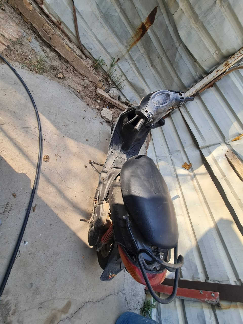 سلام عليكم دراجه ماكس 120 كلشي بلادي بيهه بس محرك كام للبيع 200وبيه مجال هنوان بياع تحب اتصل وتدلل ***********
