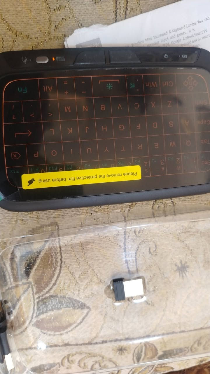 كيبور واي فاي يشتغل على الموبايل والحاسبة وشاشه التلفزوين والايباد حجمه 7 انج شي حلو سعره 20 
بصرة حيانيه اكو توصيل داخل المركز 3 الالف


**إذا كنت صاحب هذا الإعلان وتريد حذفه لأي سبب، رجاءا أرسل رسالة إلى الدعم الفني**