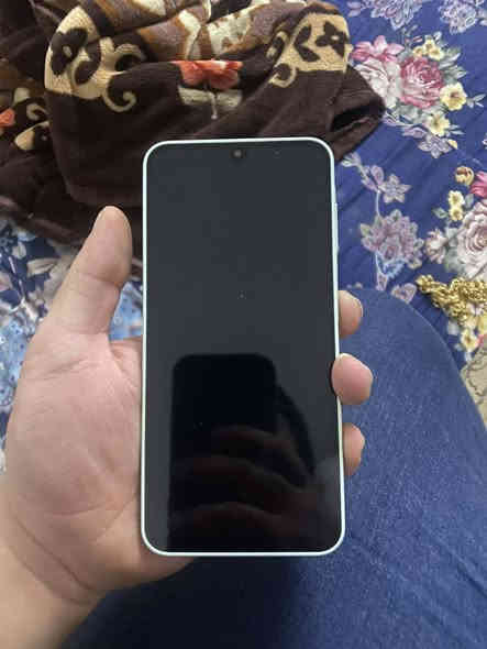 للبيع A16 جهاز لووك رام ٤ ذاكره ١٢٨ جهاز شرط لووك ما مفتوح بدون عيب ويه كيبل بلادي 
السعر ١٢٥ قفل ما بي مجال 
***********
