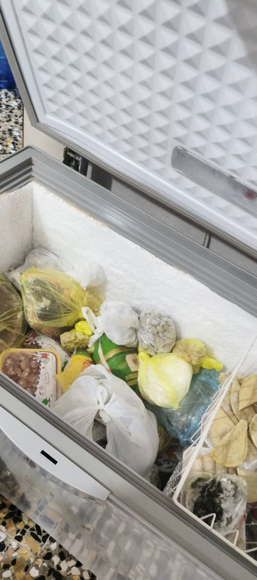 مجمدة كبيرة للبيع 150 و بيها مجال بغداد الشعب  ***********
