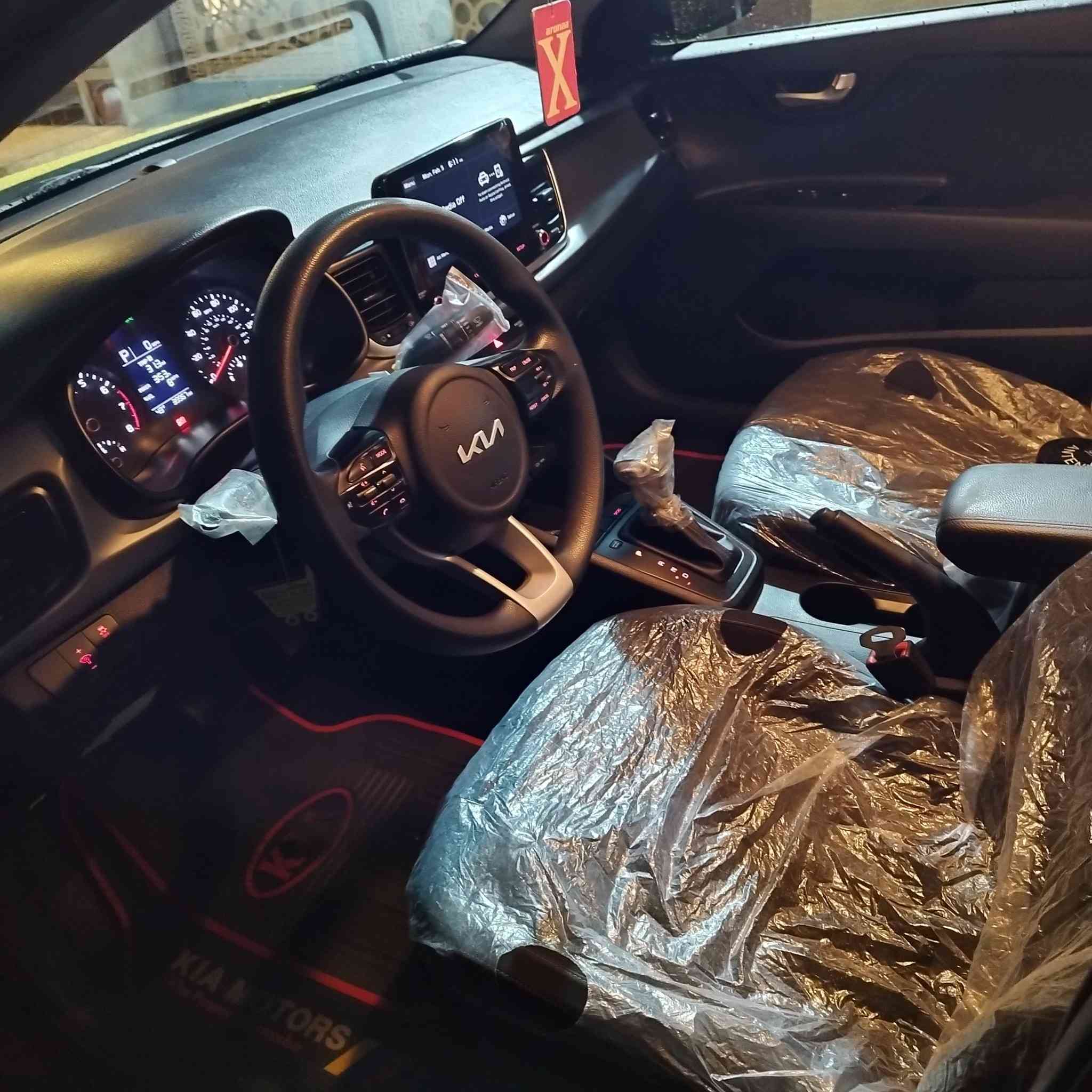 للبيع كيا ريو وارد امريكي
تكسي موديل 2022
ضراها واضح بل صور
ماشي 100ميل
سعرها 146
اتصل ***********
