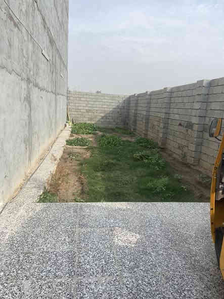 دار للبيع مساحة ٣٠٠ متر (بناء ٢٠٠ متر +حديقة ١٠٠ متر)مشتملين
بناء طابقين مسلح متكون ٦ غرف نوم + استقبال عدد ٢+ حمامات عدد ٥ مطبخ عدد ٢ صالة عدد ٢ يصلح بناء ١٠٠ لكل وحدها  كامل المواصفات بناء جديد الخلفة هسه طلع منه خدمات كاملة من ماء وكهرباء ومدارس
جنس العقار زراعي
منطقة فلكة سلمان باك حي جابر الانصاري قريب كلش علئ شارع العام 
للاستفسار اتصل ***********
