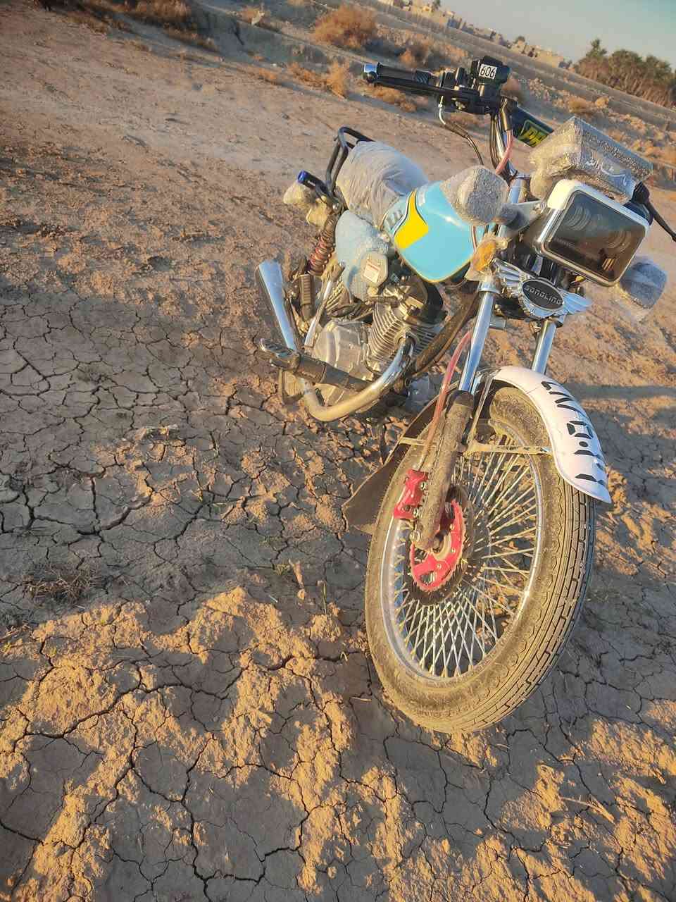 سلام عليك
دراجه موديل 2026 سولنك اوراق مكاتبه تحويل عادي 
دراجه صارلهه عشر ايام فقط للبيع ويه غراضهه تاير جلاتين اصلي 
سعر 825 
***********
متواجد فيس بوك واتساب
