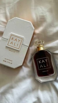 مستحضرات تجميل • توصيل