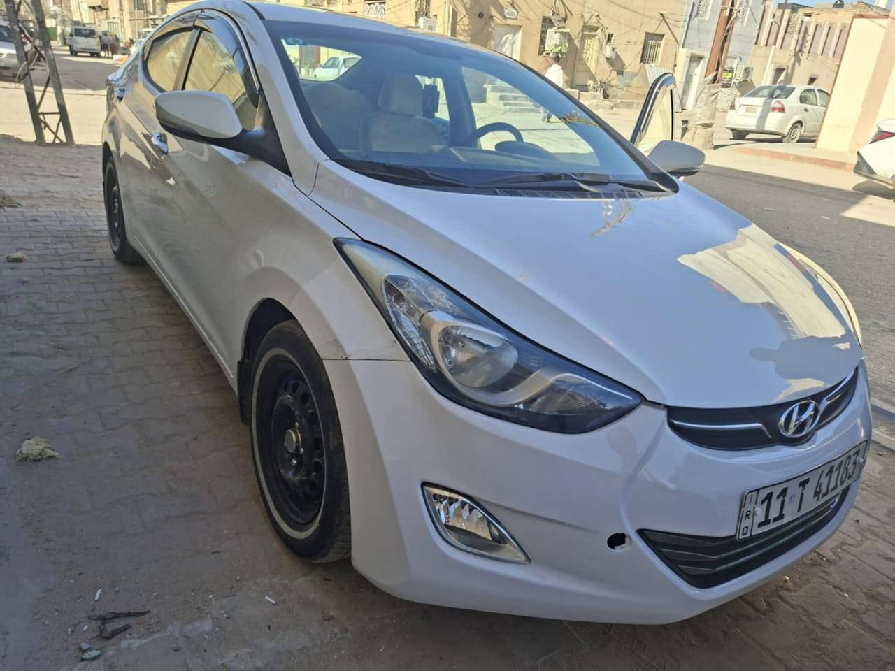 الانتره مديل ١٣ 
محرك 1800 رقم بغداد دولي سنويه والهزه جديده ماصاقطه بسمي مداور بل نجف   
السونار مرفق بل منشور وأضافه بيه جاملغ الامامي مبدل 
السياره جاهزه  وحلوه مال جناي السعر 100 وبيه مجال مكاني نجف 
***********
