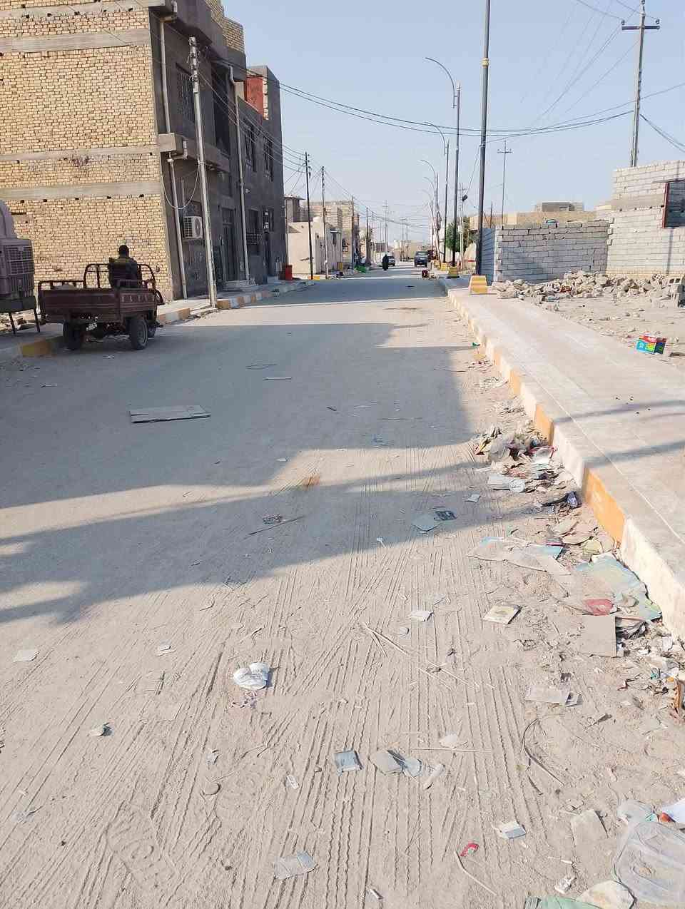 هيكل مثل ماواضح أمامكم
بل ناصريه الزدناويه شارع العصوم 

المساحه ١٠٠ متر  زراعي 

انا مكلف بل نشر راح احطلكم رقم الولد 

رقم الهاتف ***********
