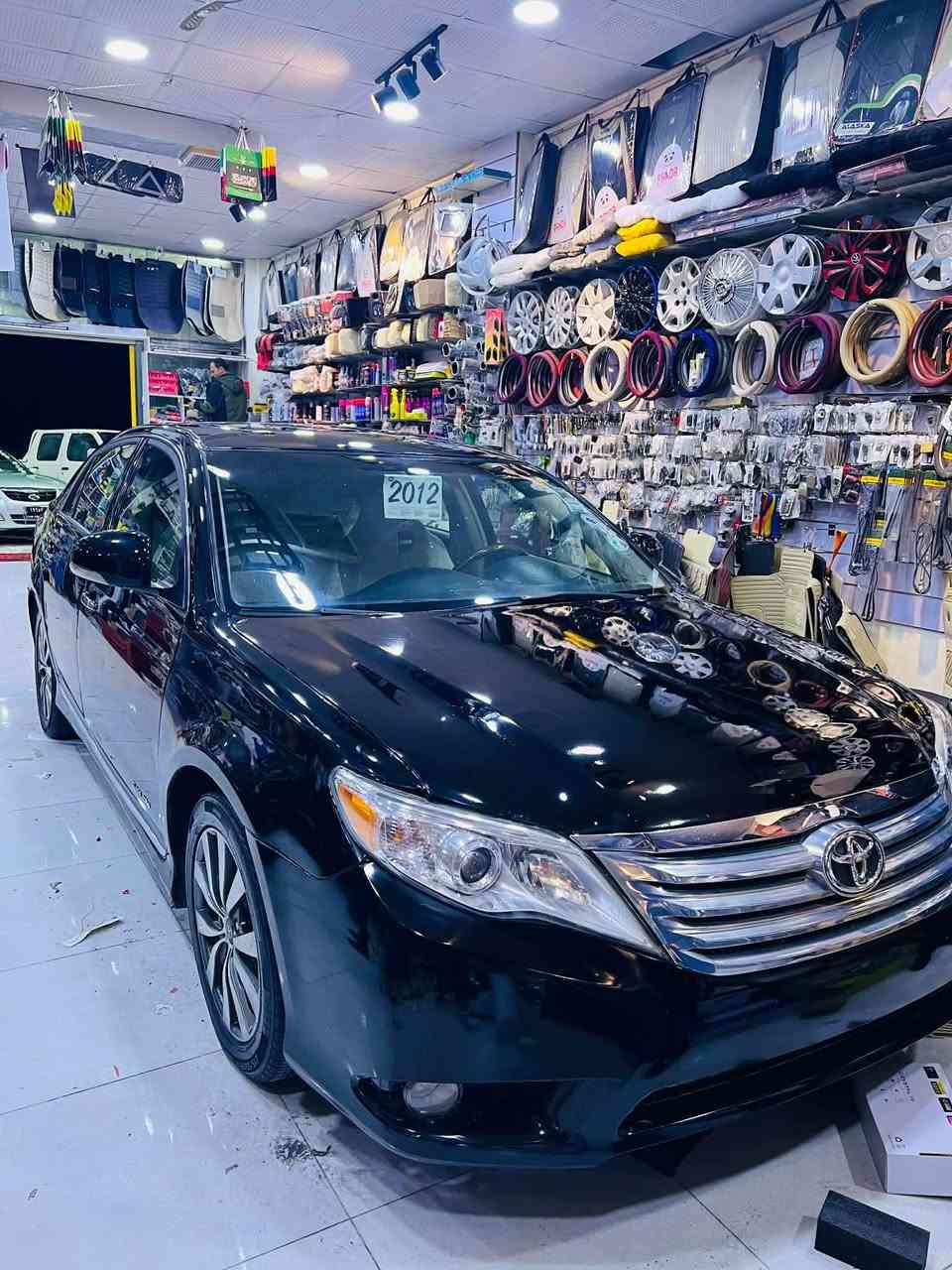 تويتا ئه فه لون ٢٠١١ امريكي فول فول به سمه سلايت په رده كوشن جلد كوشن خه زن كوشن ساردو گه رم  به شه رتي گيرو مه كينه ي  نه كراوه ته وه سه وتي ديجيتالي نيه ره قه موو سه نه وي تا ٢٠٣٠ به ناوي خؤمانه وه يه چركه ي تيا نيه مالي دؤسته سه ياره كه ٣-٤ پارچه ي بؤياخ نيه من به كامل بوياخ ده ي فروشم سه ياره كه ده عمي قورسي نيه ناو ده رگاي بؤياخ نيه پئ شي قرچئكي كه مي هه يه دواي هـيچي پيوه تيه سەیارەکە هە یکەلی زؤر جوانە سعري ١٢٥ گه لاو مه جاليكي برايانه (***********)(***********) حلبجة, السليمانية
