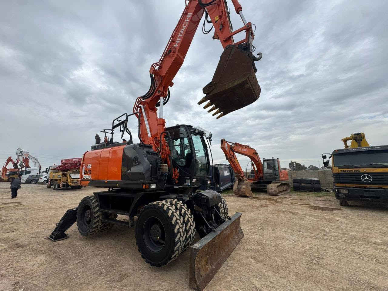 Hitachi 170 B6.  2018
Phone number: ***********-***********
Location: Erbil qushtapa
