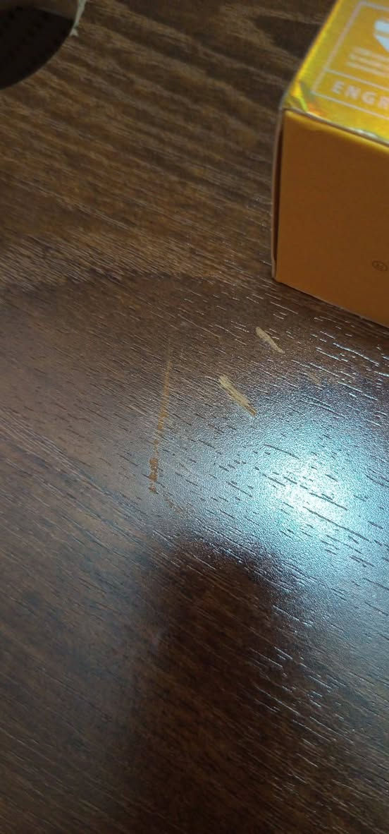 السلام عليكم مرخصة الادمن ميز خشب mdf بي ضربات شتريته هيج علمود الحجم يتعالج بالتغليف ماعليه شي او تكحيل حجمه متر و٤٠ في ٧٠ سم مع الكرسي المكان بغداد رقمي ***********
