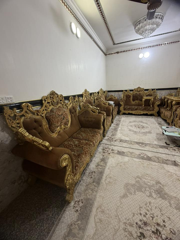 تخم ونص ملكي نضيف مع طبلات
ب٦٠٠الف مكاني كربلا حي العامل 
***********
***********
