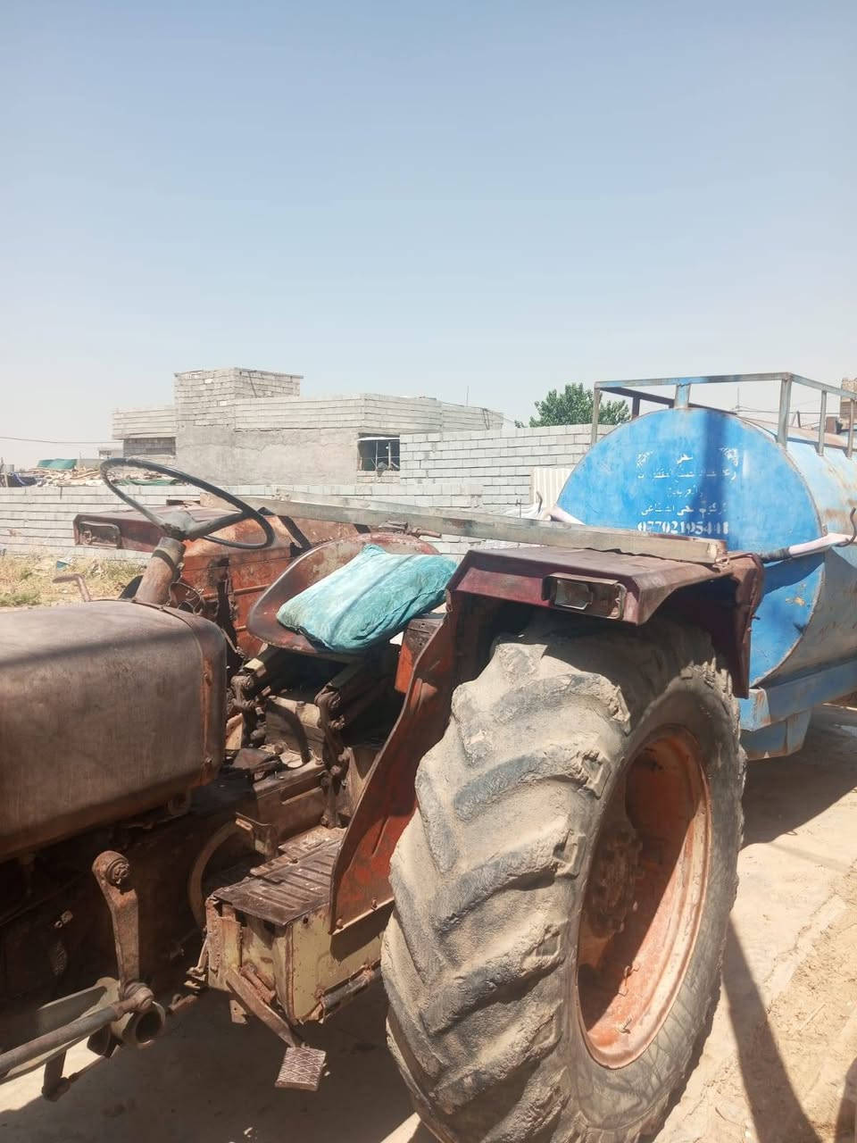 عنتر 71موديل 84 للبيع مع مقطورة ماء نضيفه اخو جديد نضيفه تايرات نضيف        محرك بي تنقيص بس بدون اي تبخير تايرات نص عمر
نگرة سلف نوزلات پم تجفيت جديد بدون رقم
كير نضيف هودرليك شغال تبانه شغال پاور استيرن جديد للاستفسار الاتصال ع رقم
***********
