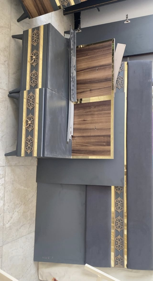 السلام عليكم غرفة تركية نفرين للبيع نضيفة مثل متشوفون بالصور اي ضرر مابيها حالياً فاتحيها لان انتقلنا غير مكان الي يريد يتفضل هم يشوفها عادي سعرها ٤٥٠ مكاني الدوره


**إذا كنت صاحب هذا الإعلان وتريد حذفه لأي سبب، رجاءا أرسل رسالة إلى الدعم الفني**