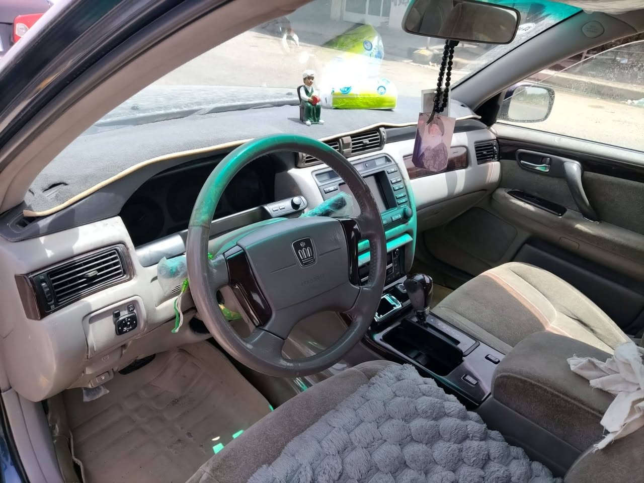 السلام عليكم سيارة ملكه موديل 200 مكفوله كفاله عامه عده هاي الطخه اموضحه ب صوره كير مكينه تدفئه تبريد قطعتين ثلاجه كشنات كهربائي امامي خلفي استيرن كهربائي حداديه تخم تاير باتري كله جديد السياره بسمنه تحويل مباشر السعر 125 او بيه مجال لطيبين وذا اكو امراوس فقط ياباني ما متواجد عل فيس ملاحضه اني مكلف بل نشر هاذ رقم صاحب السيارة ***********
