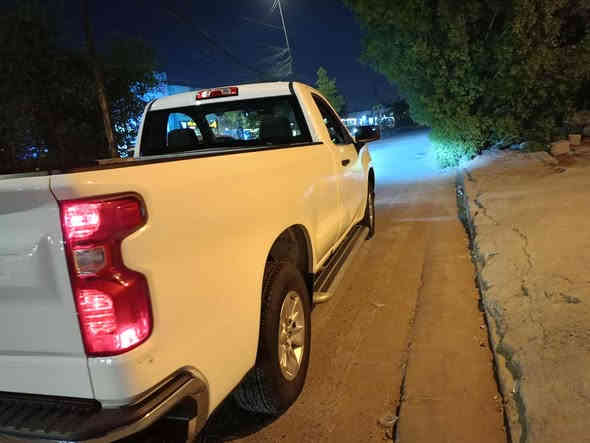 سلام عليكم للبيع شوفرليت سلفرادو 
6 برغي تك قمارة بدي طويل 2024 
ماشية 12 الف سيارة مامشتغلة 
فول مواصفات رادارات بصمة جام كهربائي مري كهربائي باب البدي كهربائي 
بصمة شاشة كبيرة محرك 8 سلندر رقم بغداد صبغ جاملغ وبنيد سعرها 210 وبيها مجال ***********
