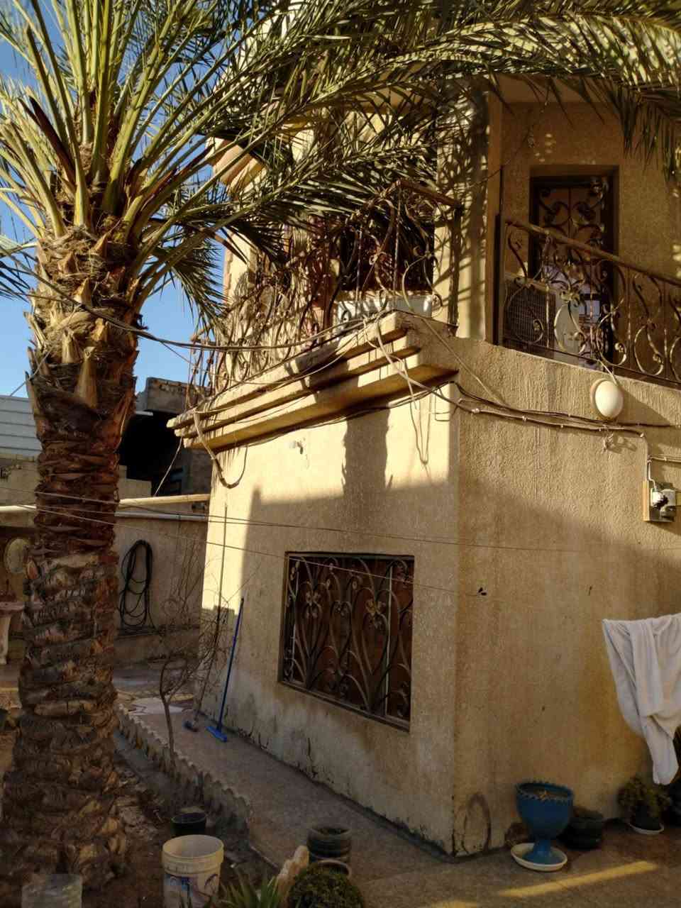 دار طابقين طابو صرف مساحة ٢١٠ متر للبيع منطقة الوردية سيف سعد قرب مستشفى الكفيل يحتوي على حديقة و كراج و مدخل و صالة واستقبال وطعام و غرفة نوم عدد ٤  مجاميع صحية  عدد ٣ بناءعام ٢٠٠٨ ونظيف جدا طابوق جمهوري وسقف كونكريت السعر ١٧٠ مليون غير قابل للتفاوض موبايل
***********
*********** ابو حسن

