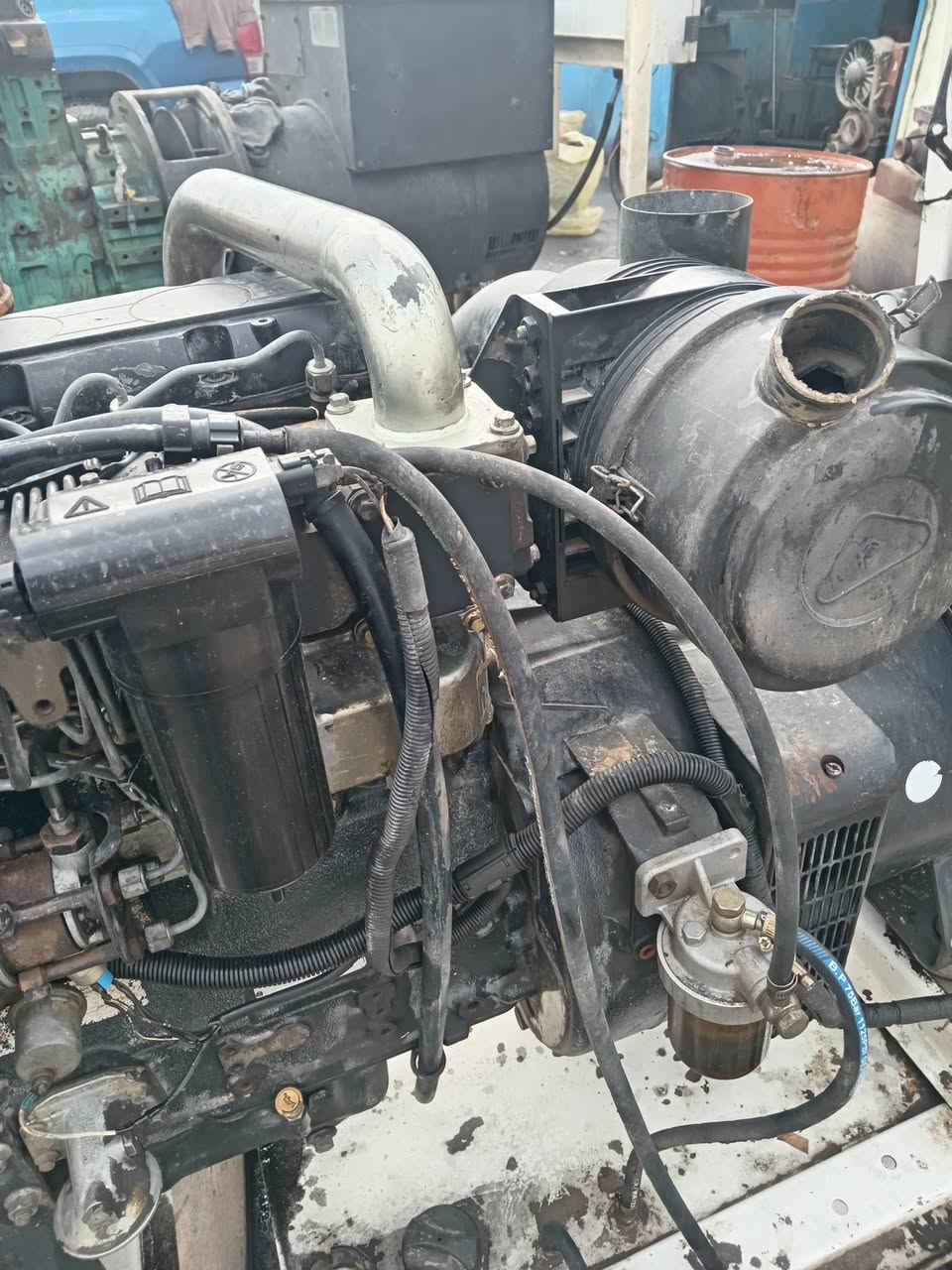 سلام عليكم موالد بيركز انكليزي ٤سلندر ٨٠ كيفي مكينه ستندر راس او محرك سوبر ***********
