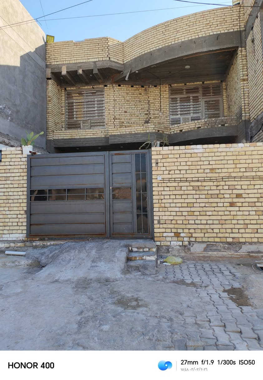 #دارللبيع_حي١٨_العسكري_الجديد
مساحه الدار ١٧٠متر واقع حال ١٥٠متر طابقين في السند الواجه ٨ونص ونزال ٢٠متر بناء طابوق درجه اولى شارع ١٥٠متر بناء حديث يحتوي البيت على ثلاث غرف نوم واستقبال واصاله ومطبخ وصحيات وكراج كبير  للاستفسار عن السعر الاتصال على الرقم *********** *********** او خاص@
