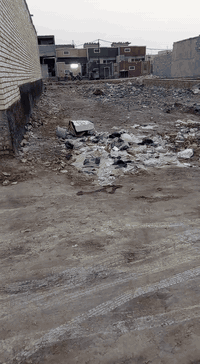 سلام عليكم قطعه ارض مساحه 110 واجهيه 5 نزال 22 سند 25 مجاري موجوده ..التبليط عن قريب رقم الهاتف ***********
