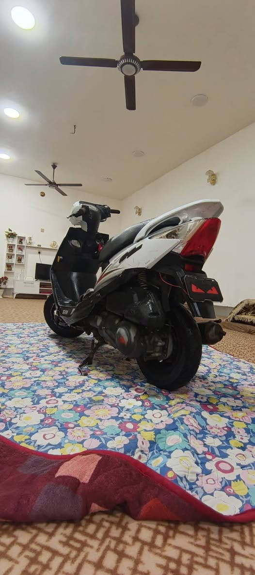 دراجه للبيع مكان ابو غريب الشهداء سعر 300    *********** واتساب
