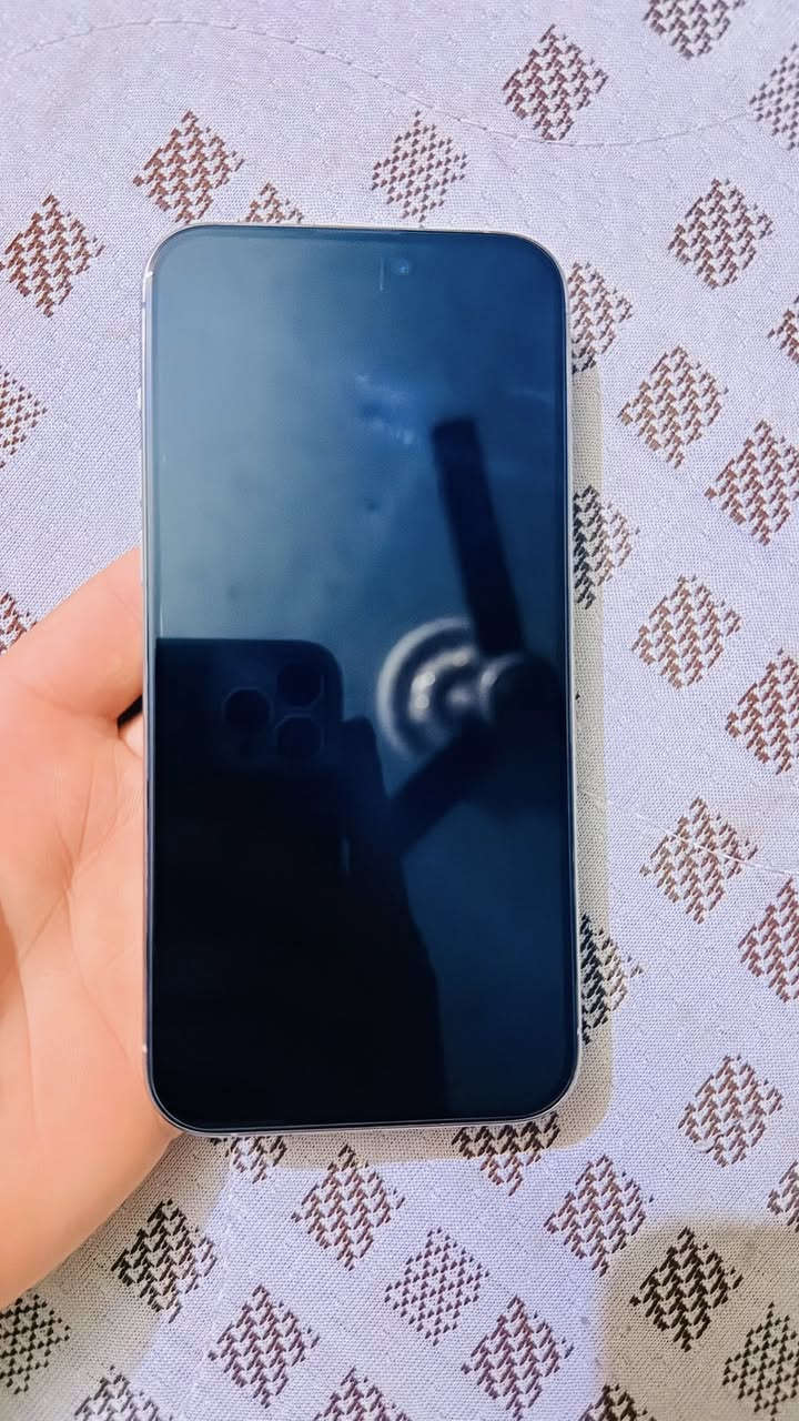 السلام عليكم ايفون ١٥ برو ماكس للبيع تيتانيوم شرق اوسط نسخه ال za دبل خط جهاز نضيف  ذاكره ٢٥٦ بطاريه ٩٢ مبدل ضهر ليزر اصلي حته أشعار مال ضهر مابيه باقي مكفول السعر ٩٤٠ وبيه مجال الشراي يتفضل خاص أو اتصال *********** واتساب مكان بابل حله
